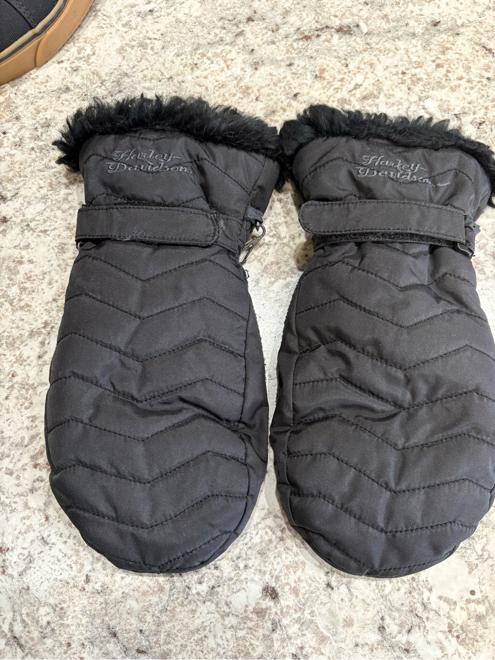Harley-Davidson women’s Black Quilted Mittens with Faux Fur Cuff